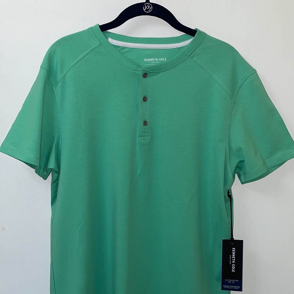Short Sleeve Men’s Slim Fit Knit Medium NWT